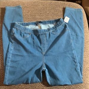 NWT Vera Leggings